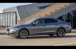 Skoda Superb iV 200â¯kW, 2026, side