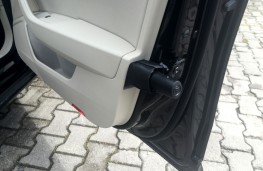 Skoda Superb, umbrella in front door armrest