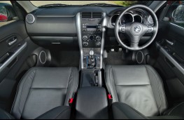 Suzuki Grand Vitara SZ5 interior