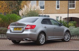 Suzuki Kizashi, rear