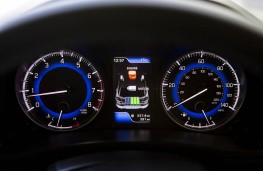 Suzuki Baleno, hybrid dash