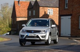 Suzuki Grand Vitara 2013 front action