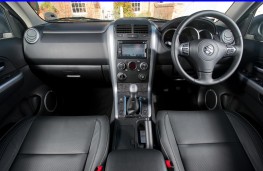 Suzuki Grand Vitara 2013 interior