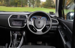 Suzuki SX4 S-Cross, dashboard