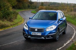 Suzuki SX4 S-Cross, on road action
