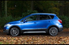 Suzuki SX4 S-Cross, side static