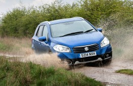 Suzuki SX4 S-Cross, front action
