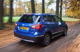 Suzuki SX4, rear action