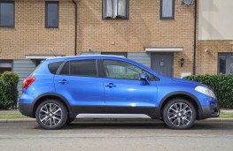 Suzuki SX4, side static
