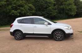 Suzuki SX4 S-Cross, side