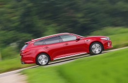 Kia Optima Sportswagon, side, action