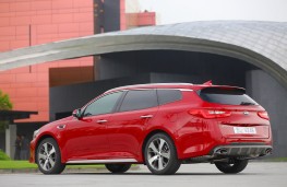 Kia Optima Sportswagon, side, static