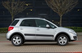 Suzuki SX4, side