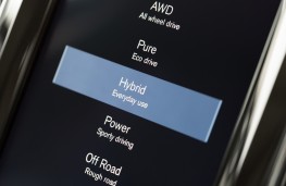 Volvo XC60 T8, drive mode display