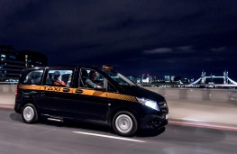 Mercedes-Benz Vito Taxi, 2017, London, Tower Bridge