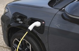 Volkswagen Tayron eHybrid, 2026, charging