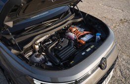 Volkswagen Tayron eHybrid, 2026, engine