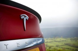 Tesla Model S P85D, boot