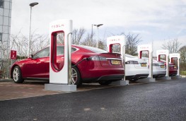 Tesla Model supercharger station