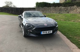 Fiat 124 Spider, front