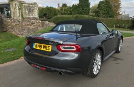 Fiat 124 Spider, rear
