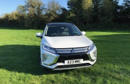 Mitsubishi Eclipse Cross 4, front