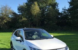 Mitsubishi Eclipse Cross 4, front