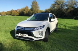 Mitsubishi Eclipse Cross 4, front