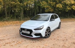 Hyundai i30, front
