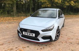 Hyundai i30, front