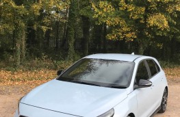 Hyundai i30, front