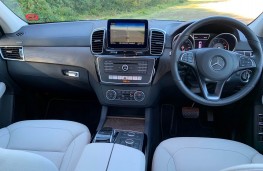 Mercedes GLS, interior