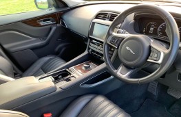 Jaguar F-Pace, interior