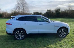Jaguar F-Pace, side