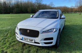 Jaguar F-Pace, front
