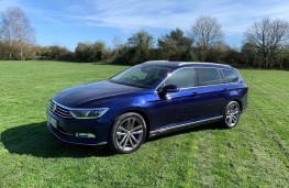 Volkswagen Passat Estate, front