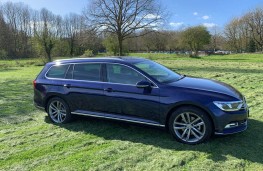 Volkswagen Passat Estate, side