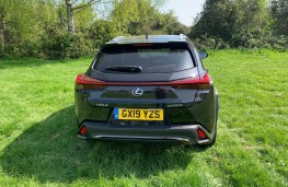 Lexus UX, rear