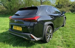 Lexus UX, rear