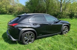 Lexus UX, rear