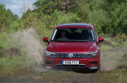 Volkswagen Tiguan, front