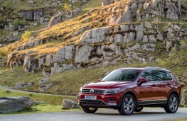 Volkswagen Tiguan, front