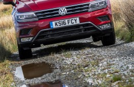 Volkswagen Tiguan, front