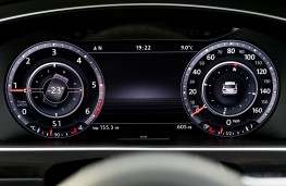 Volkswagen Tiguan R-Line, 2016, instrument panel