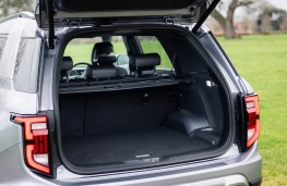 KGM Torres Hybrid, 2026, boot