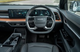 KGM Torres Hybrid, 2026, dashboard