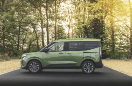 Ford Tourneo Courier, 2026, side