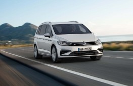 Volkswagen Touran R-Line, front