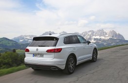 Volkswagen Touareg, 2018, rear