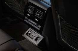 Volkswagen Touareg, 2018, rear seat controls